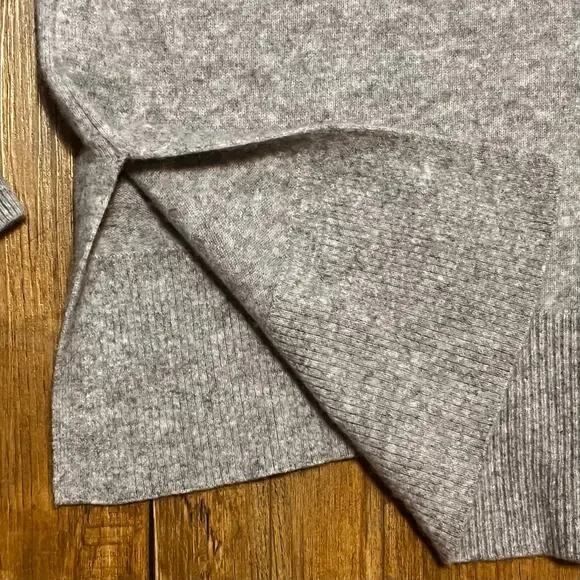 White + Warren Cashmere V Neck Sweater M Gray Side Slits Quite Luxury Minimalist - Picture 7 of 11